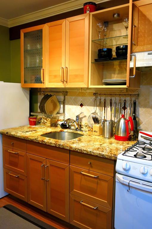Choose To Be Happy At Seymour # 9 And #16 - Studio Apartments Кингстън Стая снимка