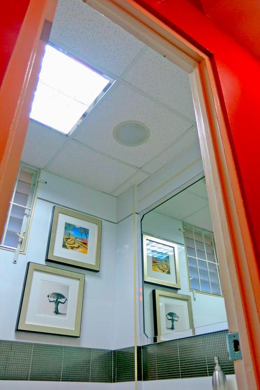Choose To Be Happy At Seymour # 9 And #16 - Studio Apartments Кингстън Стая снимка
