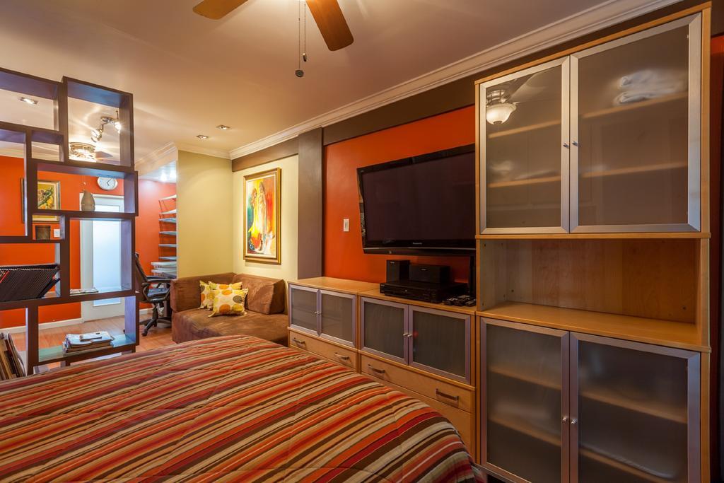 Choose To Be Happy At Seymour # 9 And #16 - Studio Apartments Кингстън Стая снимка