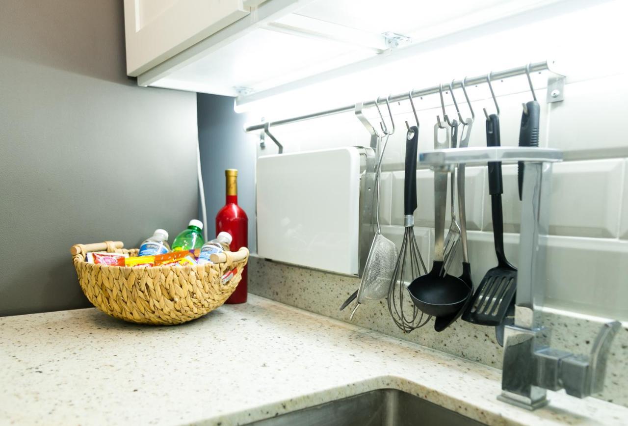 Choose To Be Happy At Seymour # 9 And #16 - Studio Apartments Кингстън Екстериор снимка